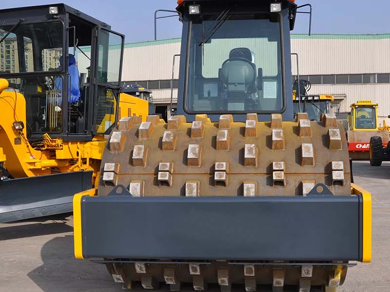 LICHMACH LC 14 Single Drum Vibratory Road Roller