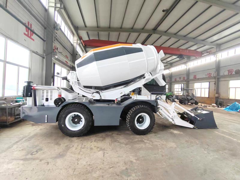 Automatic feeding mixer truck LT6200