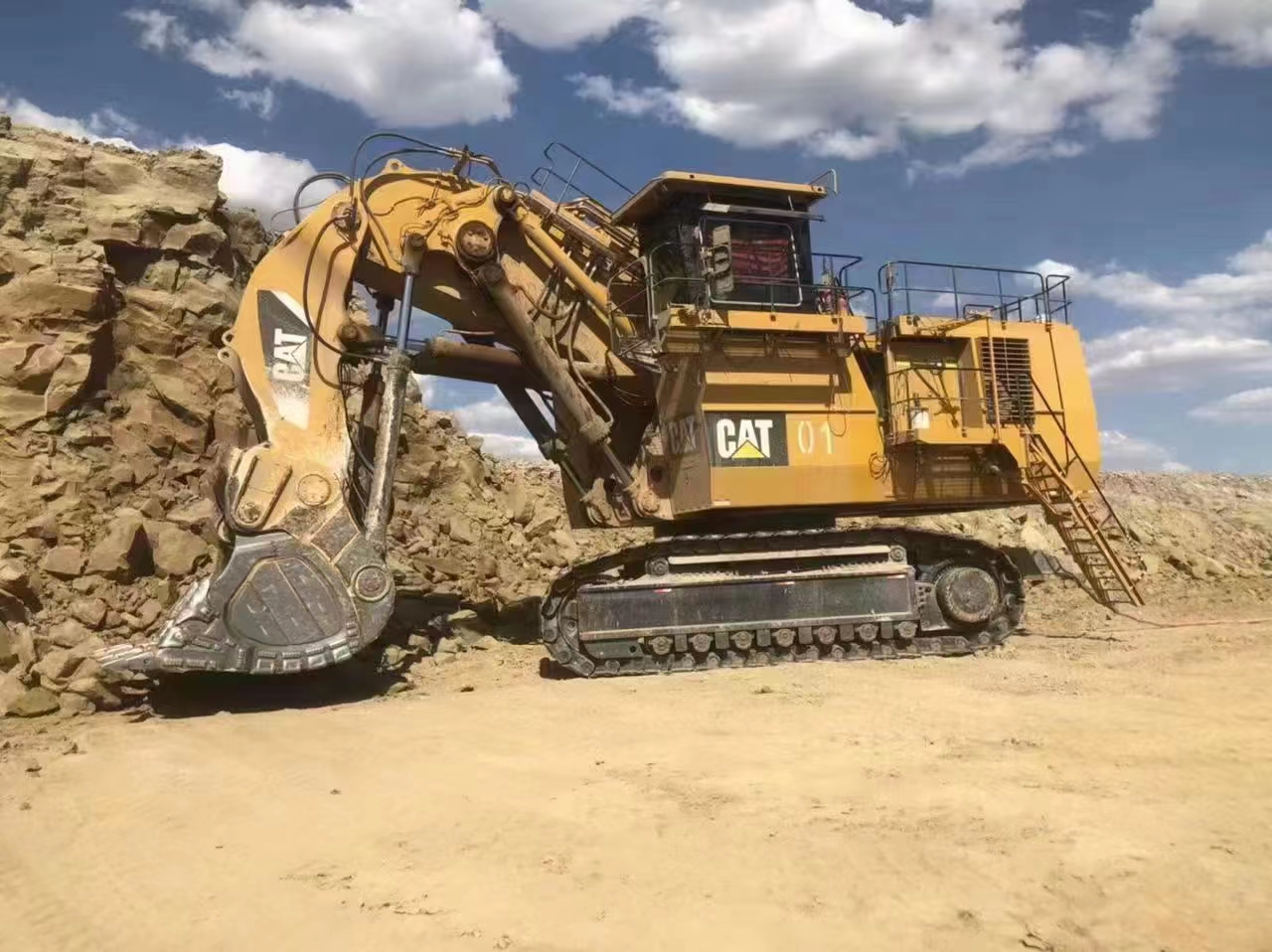 Used Caterpillar 6040 Hydraulic Excavator Used Caterpillar 6040 Hydraulic Excavator