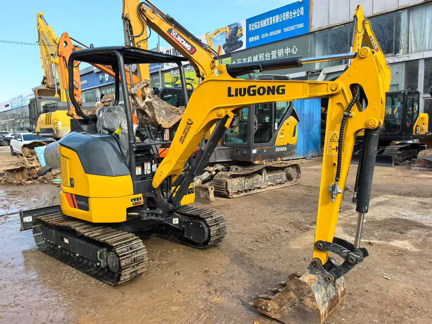 A second-hand Liugong 9027F ZTS type crawler hydraulic excavator manufactured in 2025