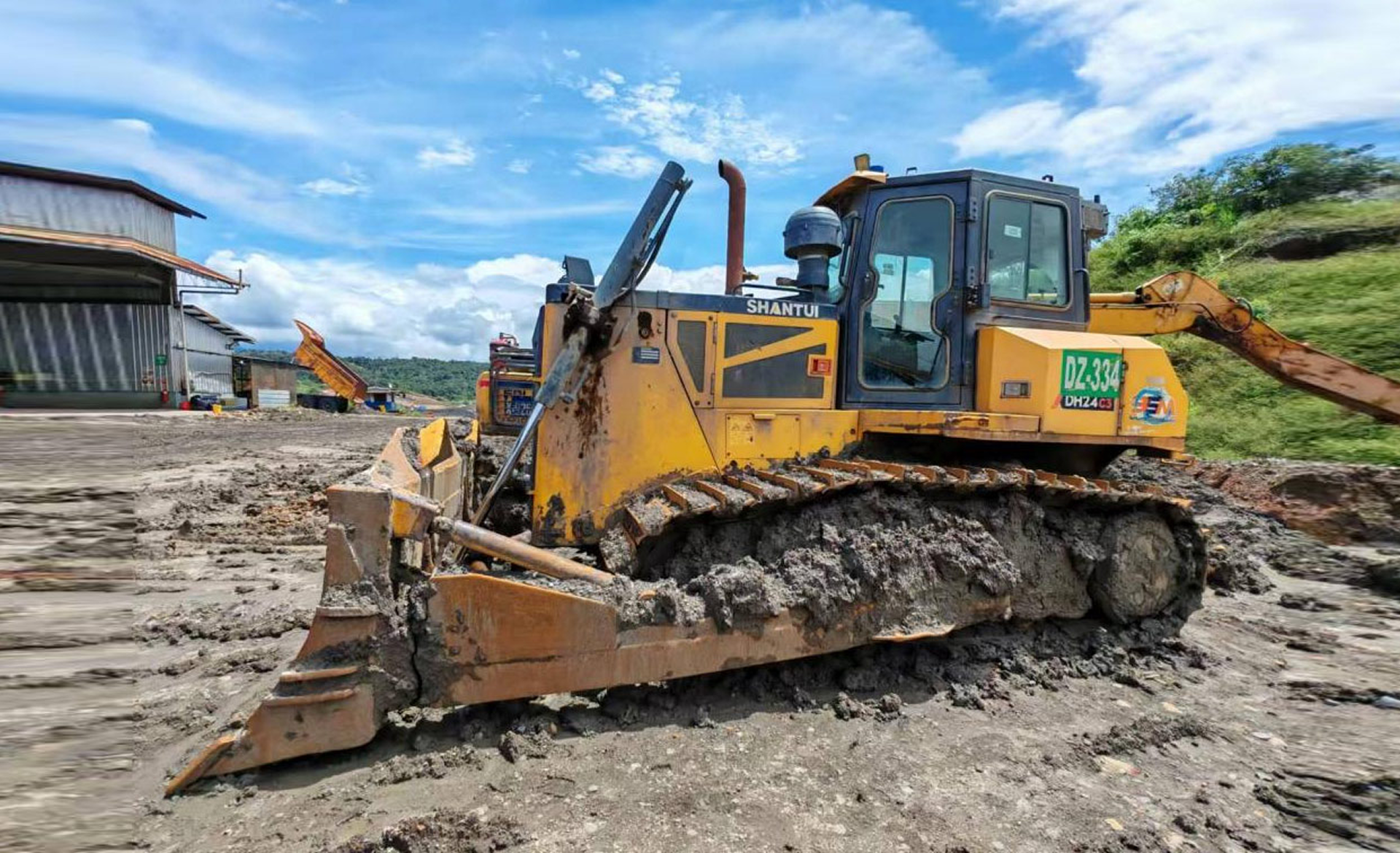 Shantui SD22 Bulldozer Available in Stock