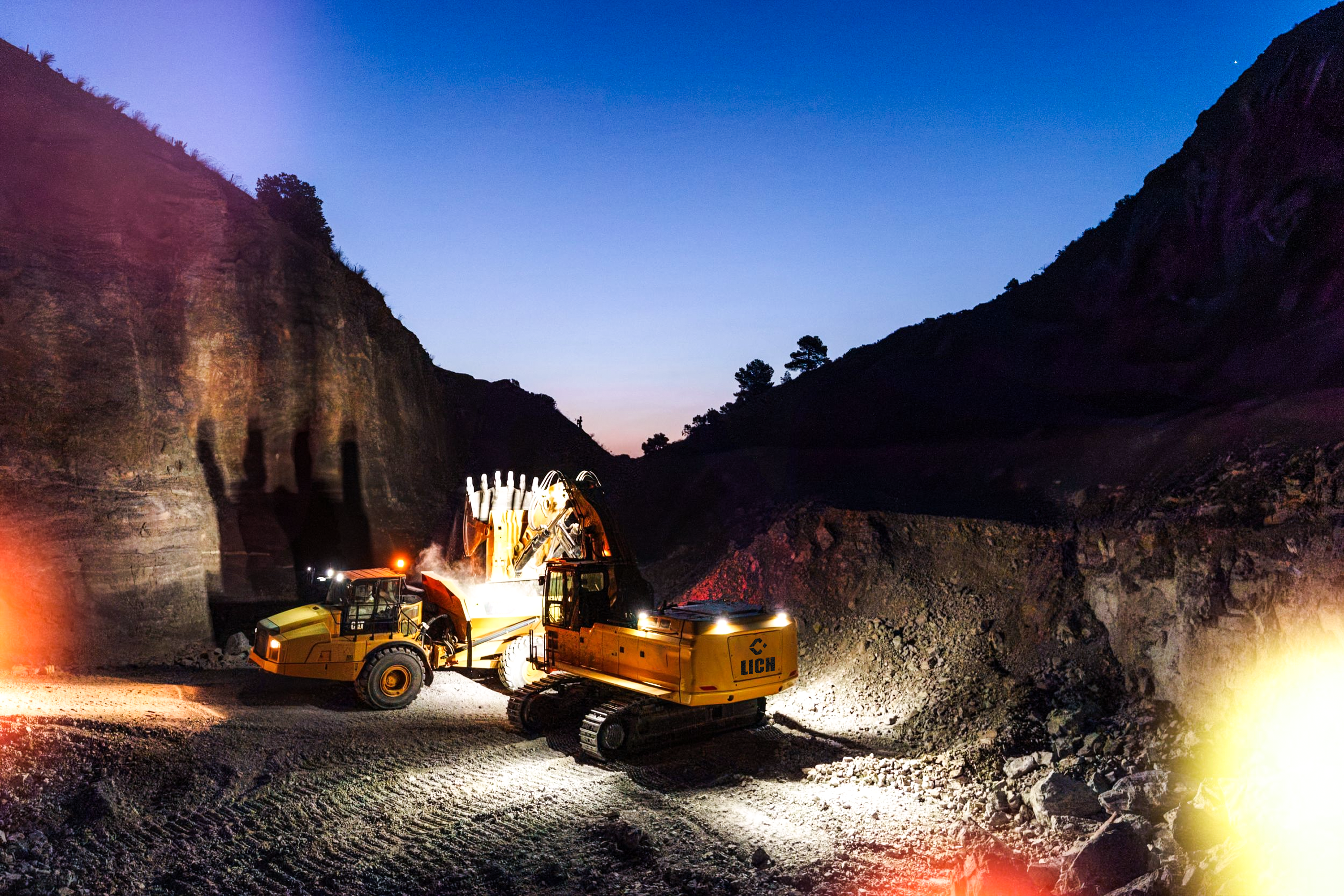 LC 395 Face Shovel Excavator LC 395 Face Shovel Excavator