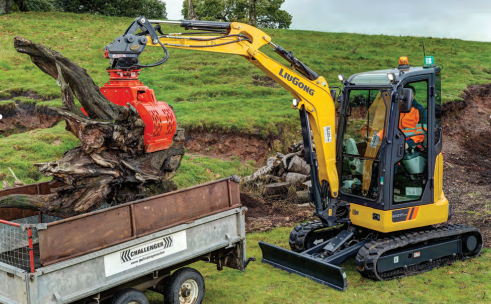 A second-hand Liugong 9027F ZTS type crawler hydraulic excavator manufactured in 2025